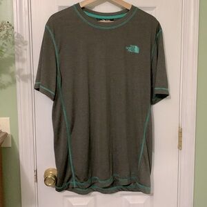 The North Face TNF Men's Large FLASHDRY Short‎ Sleeve T Shirt Top